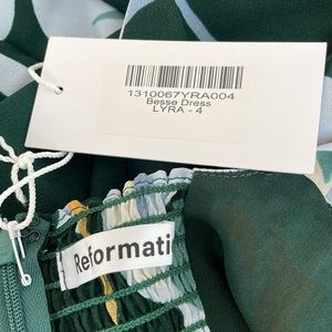 Beautiful brand new Reformation Bessie dress perfect for spring summer weddings